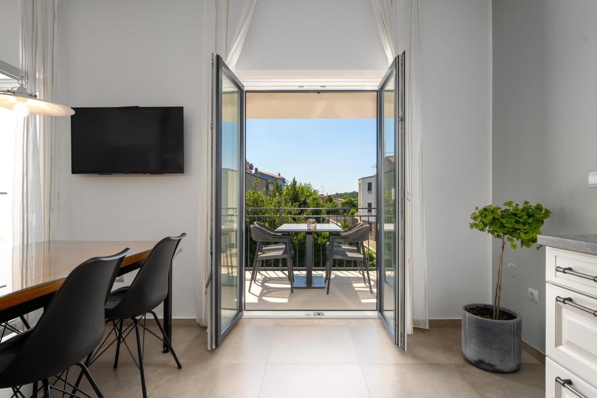 Luxury Apartments Villa San Avia Banjole Esterno foto